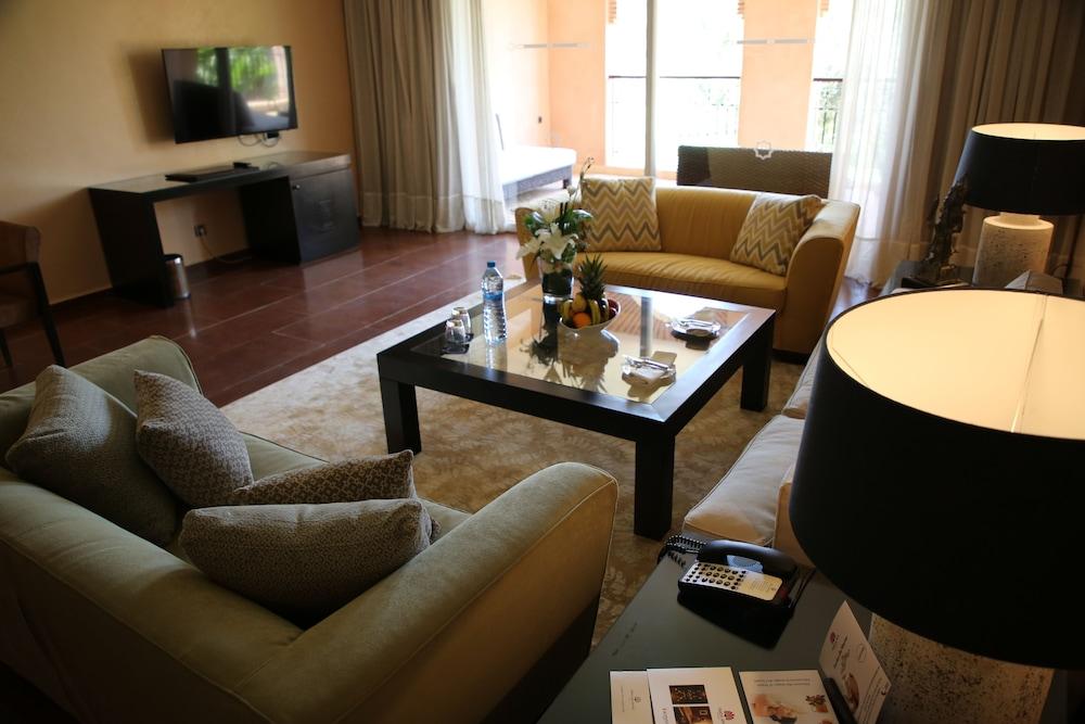 Tikida Golf Palace Agadir Zewnętrze zdjęcie A living room in a suite at the Ritz-Carlton, Dubai