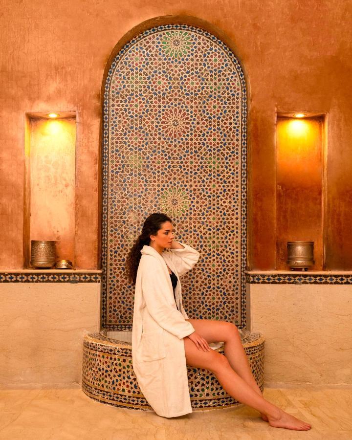 Tikida Golf Palace Agadir Zewnętrze zdjęcie A woman in a hammam