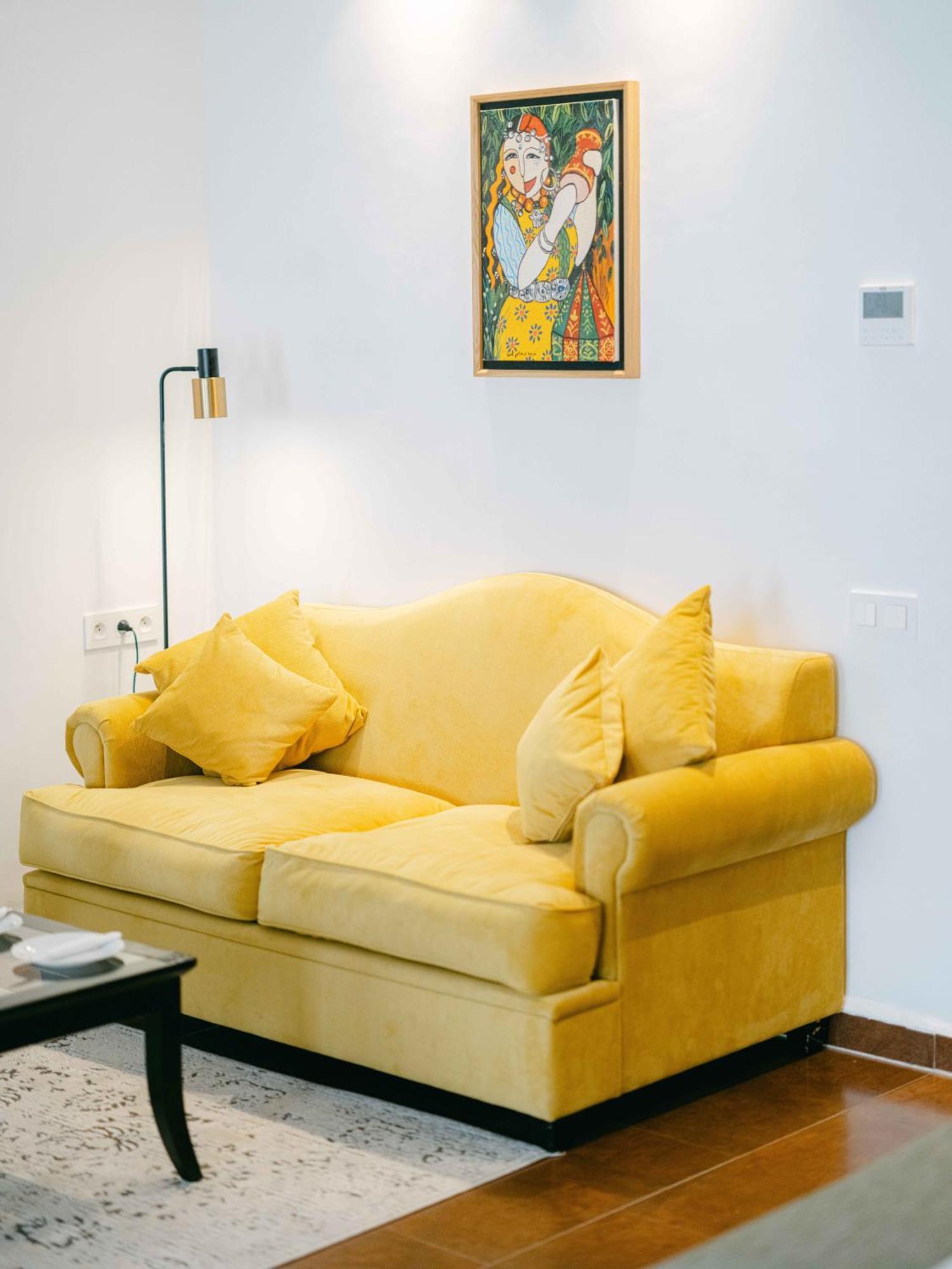 Tikida Golf Palace Agadir Zewnętrze zdjęcie A yellow sofa