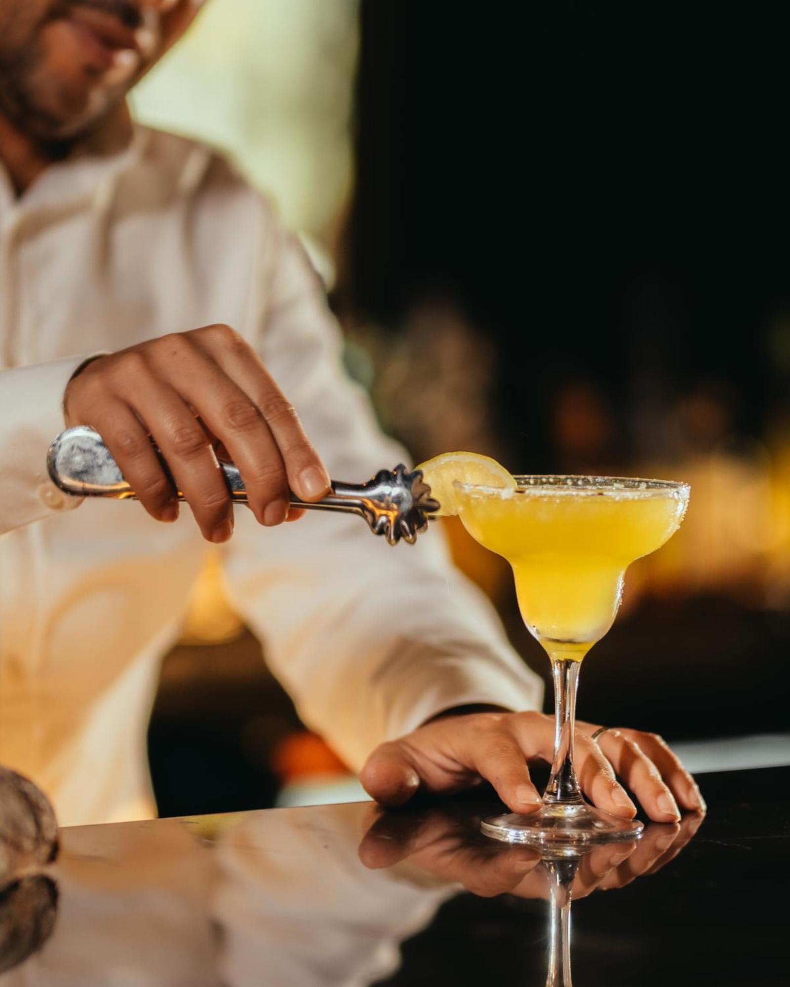 Tikida Golf Palace Agadir Zewnętrze zdjęcie A margarita being garnished with a lime